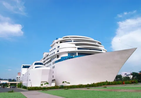 Pacific Palace Hotel dengan desain unik seperti kapal di Batam